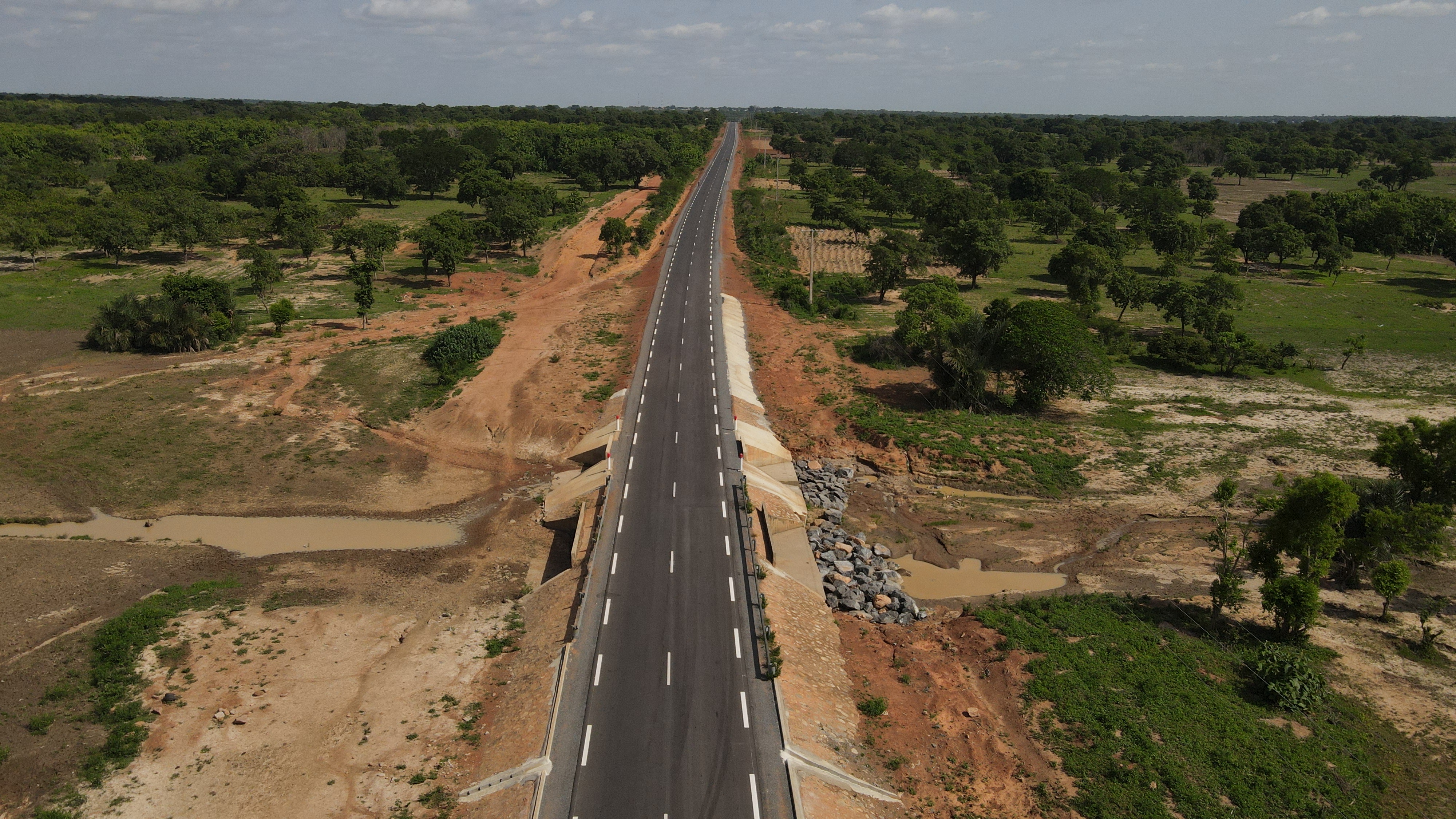Travaux de resurfaçage de la route Biro – Pèrèrè