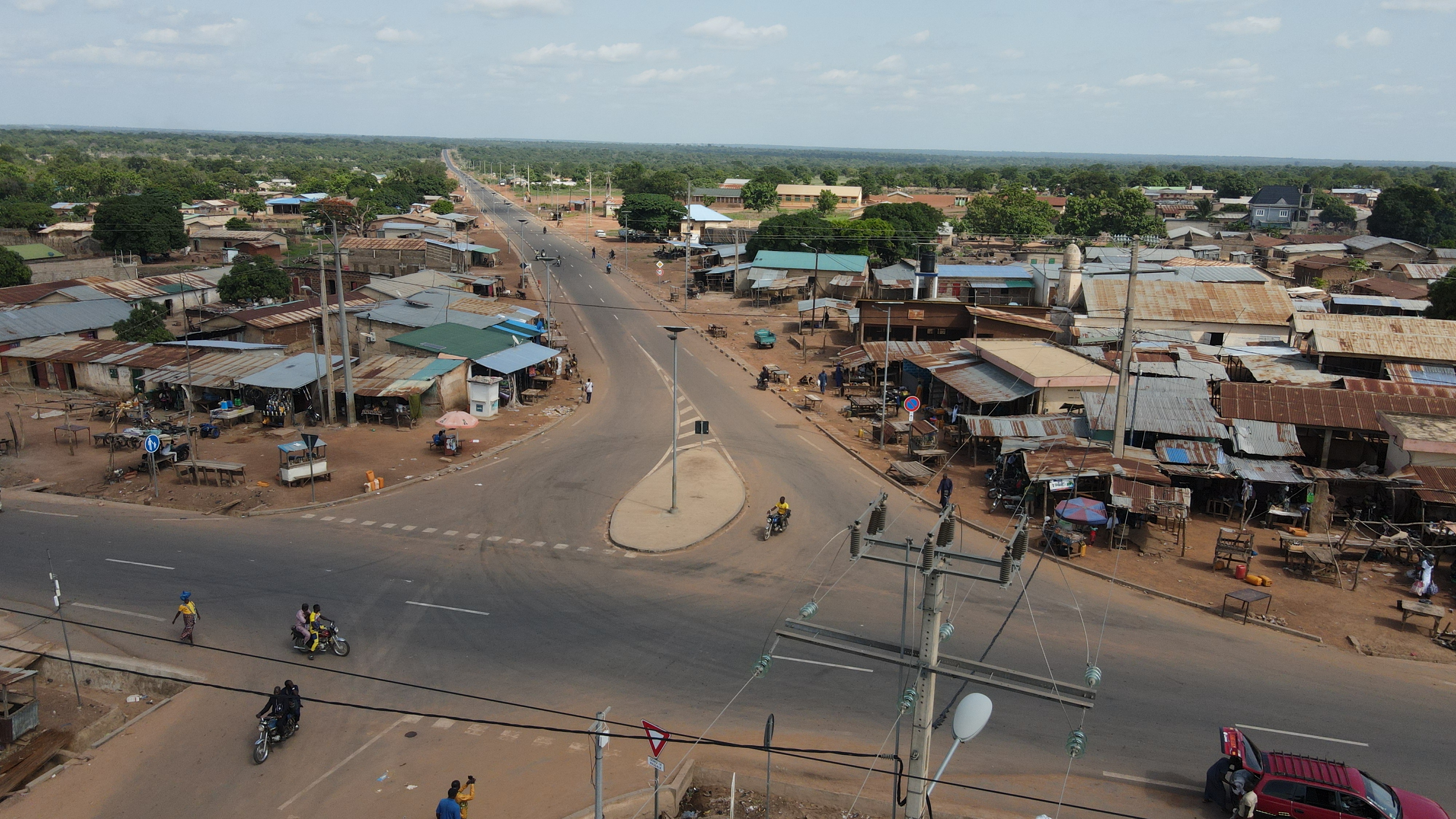 Travaux de resurfaçage de la route Biro – Pèrèrè