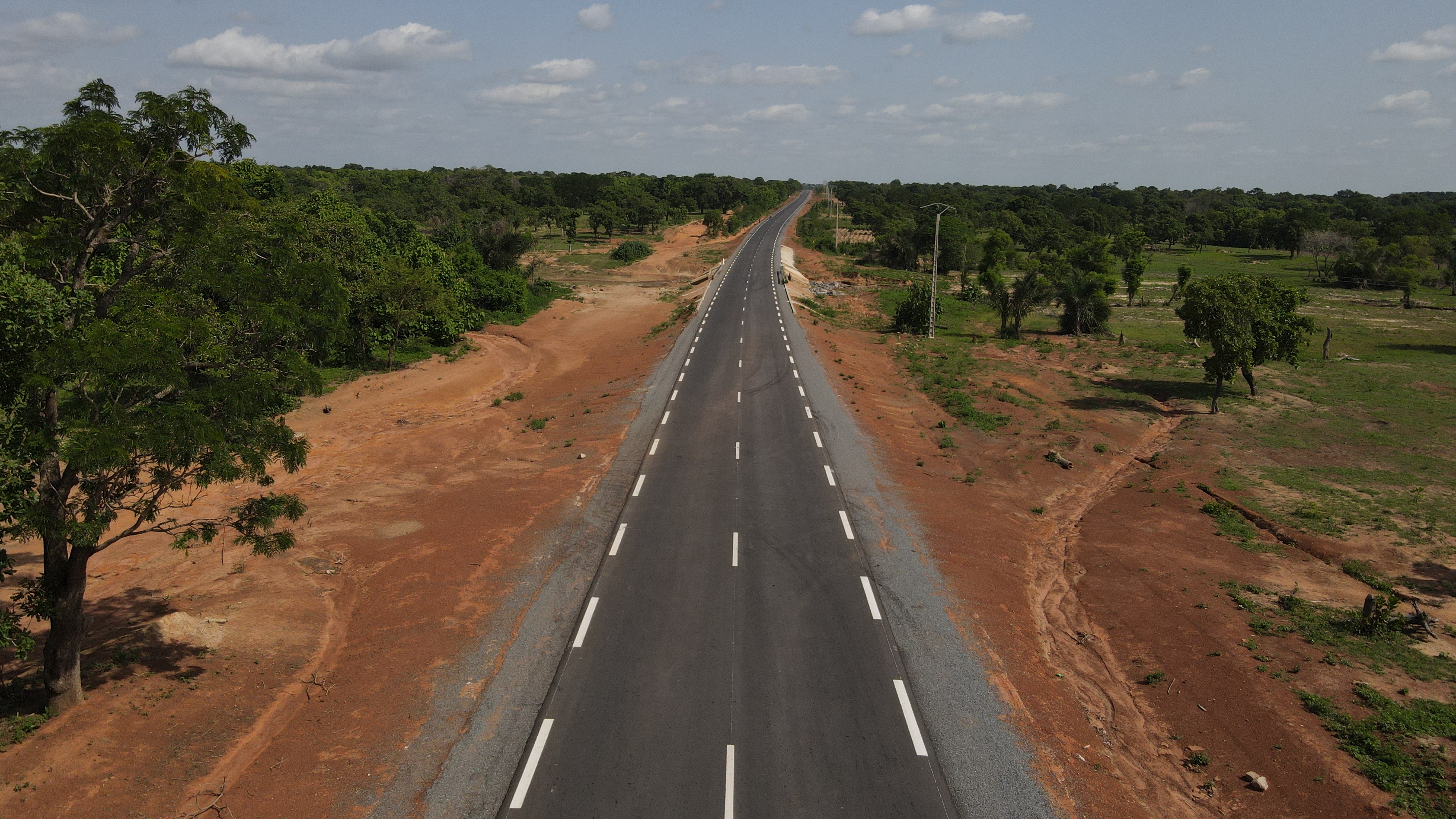 Travaux de resurfaçage de la route Biro – Pèrèrè