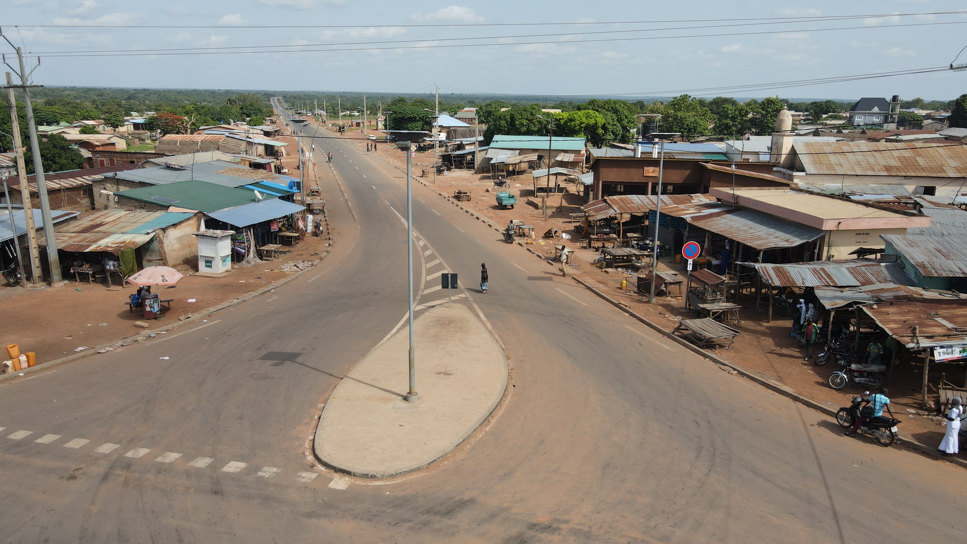 Travaux de resurfaçage de la route Biro – Pèrèrè